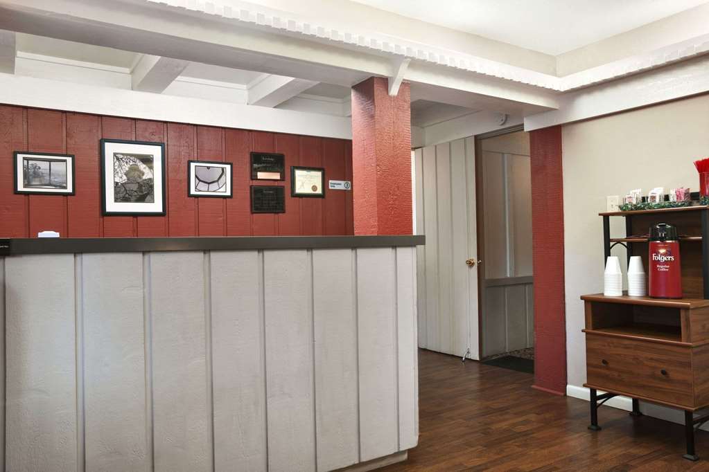 Travelodge by Wyndham Traverse City MI - photo 3