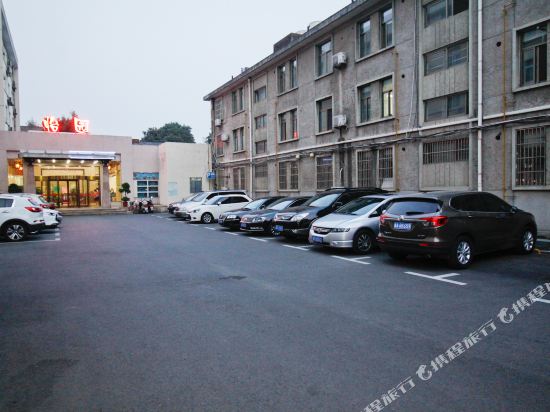 Jinyiyuan Hotel - last minute hotel in Hefei