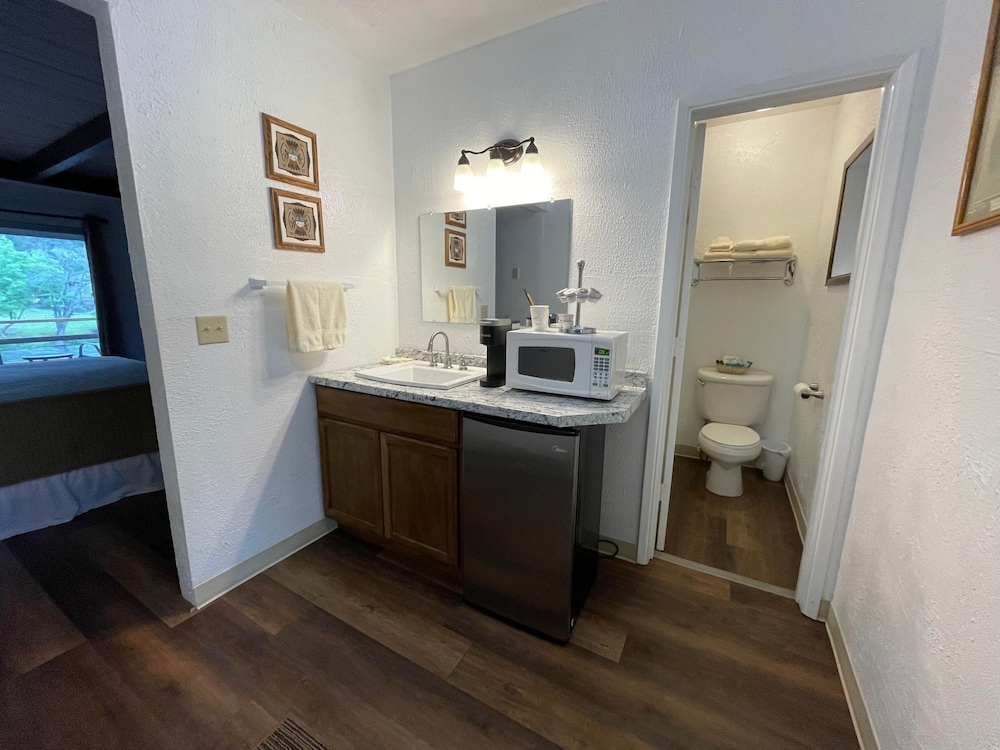 Riverfront Lodging - photo 47
