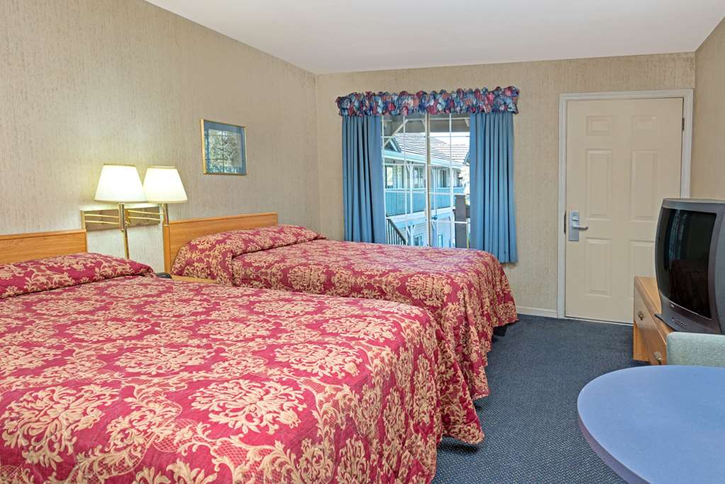 Super 8 by Wyndham Auburn - featured photo