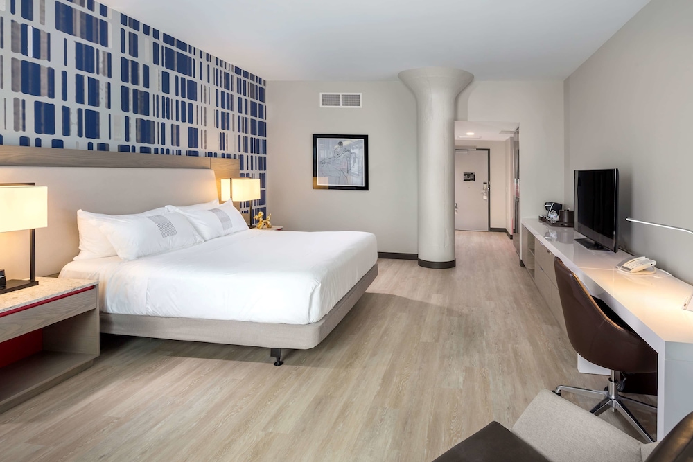 The Summit Hotel - photo 21