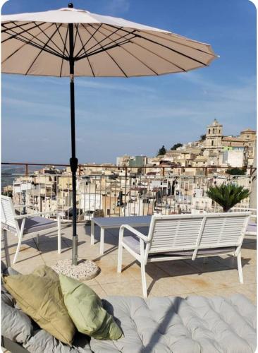 Mineo Townhouse with incredible views of Mt Etna — 4-Star Luxury Hotel in Mineo, Italy
