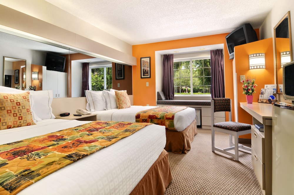 Hometown Inn & Suites Jacksonville Butler Blvd. Southpoint - photo 4