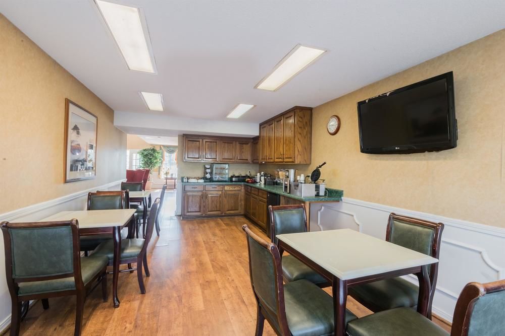 Baymont by Wyndham Greenville - photo 5