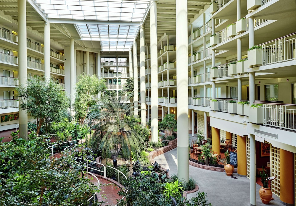 Embassy Suites by Hilton Parsippany - photo 2