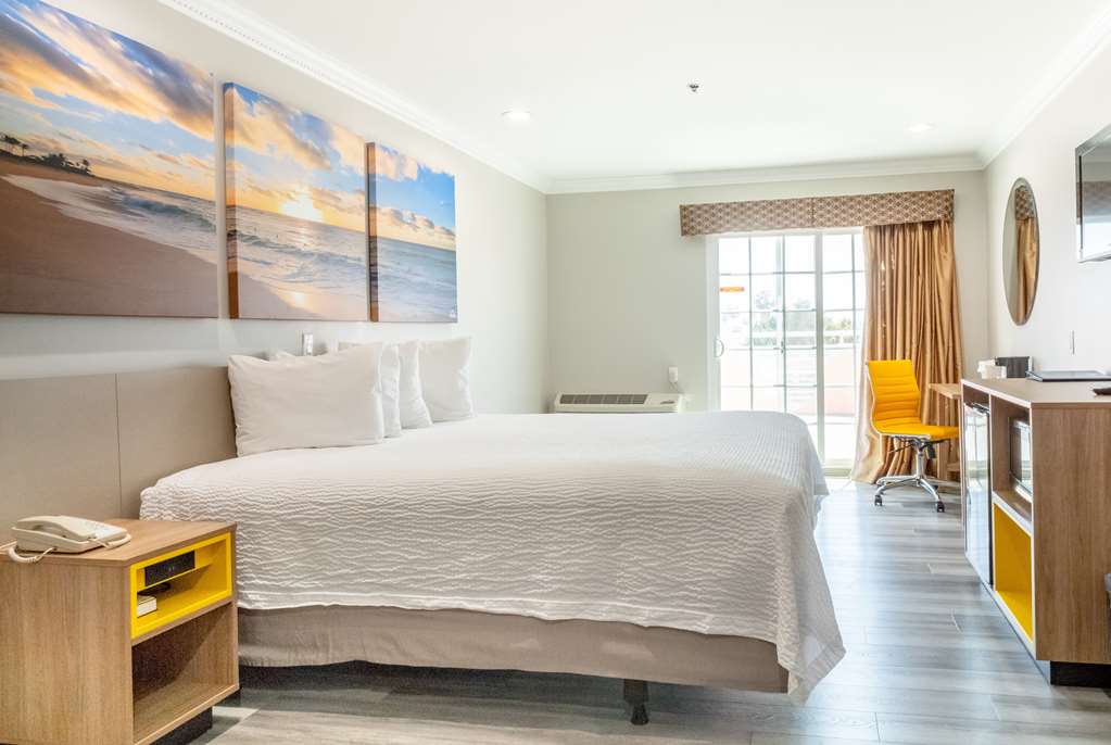 Days Inn by Wyndham Santa Monica - photo 34