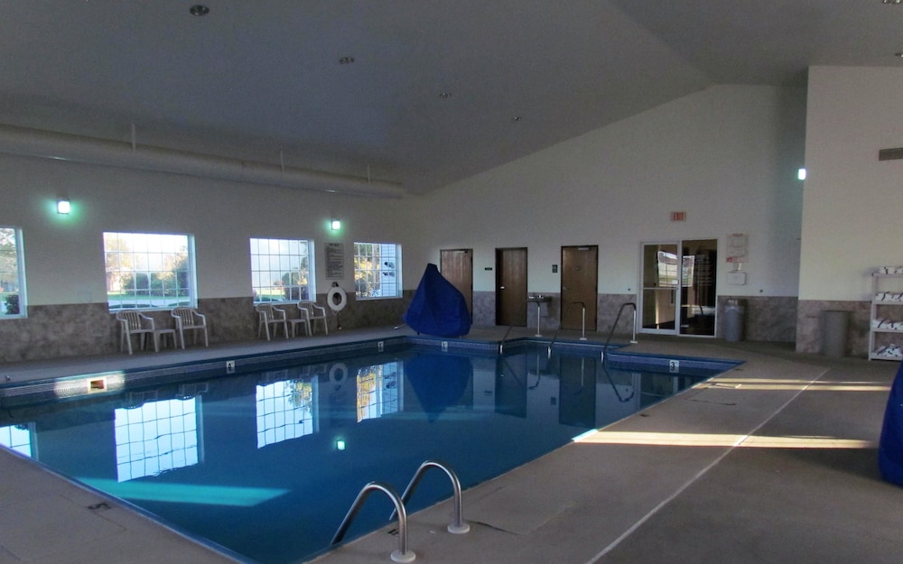 Oak Hill Inn & Suites - photo 53