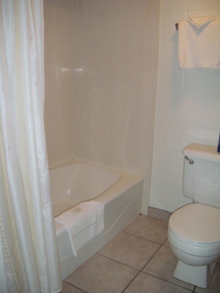 Motel West - photo 38