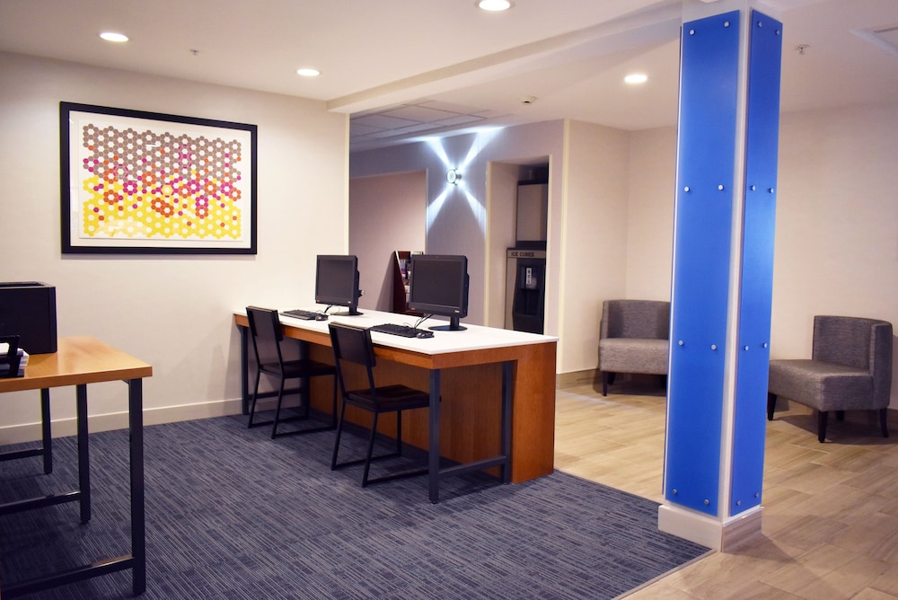 Holiday Inn Express & Suites Albany by IHG - photo 20
