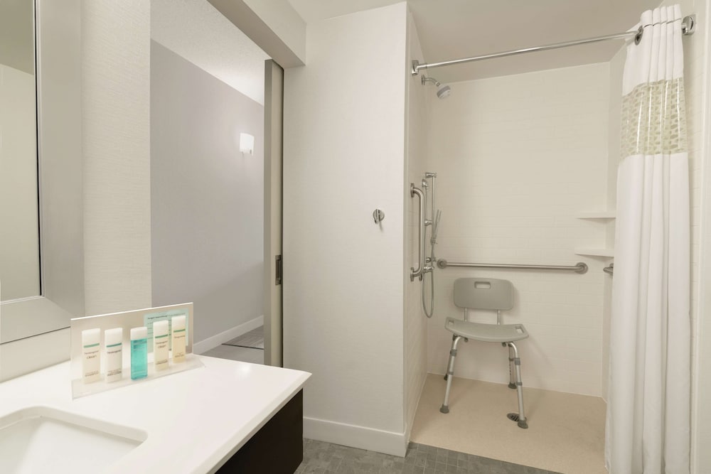 Hampton Inn Reading Wyomissing - photo 25