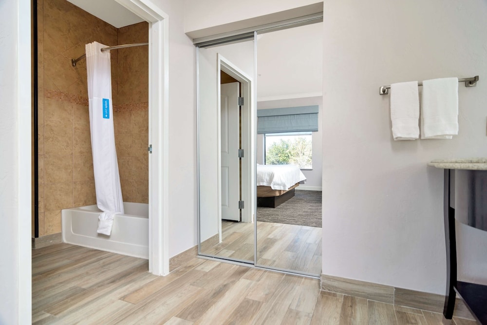 Hampton Inn & Suites Fort Worth Fossil Creek - photo 18