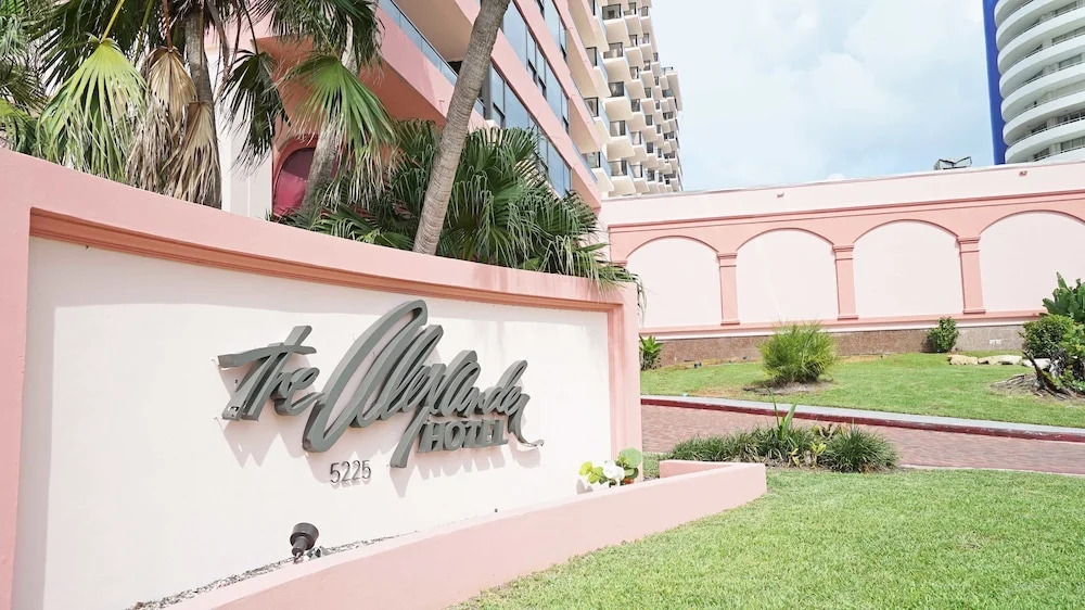 Luxury Beach Resort Hora Rentals — 4-Star Luxury Hotel in Miami Beach, United States