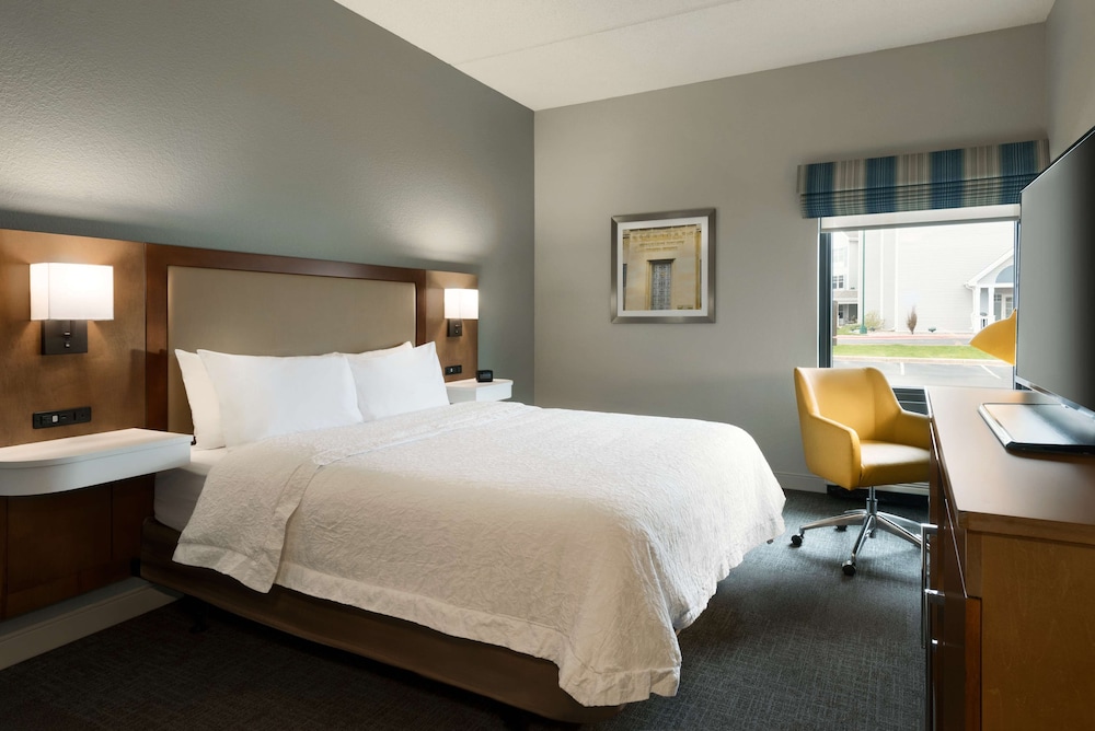 Hampton Inn Appleton Fox River Mall Area - photo 12