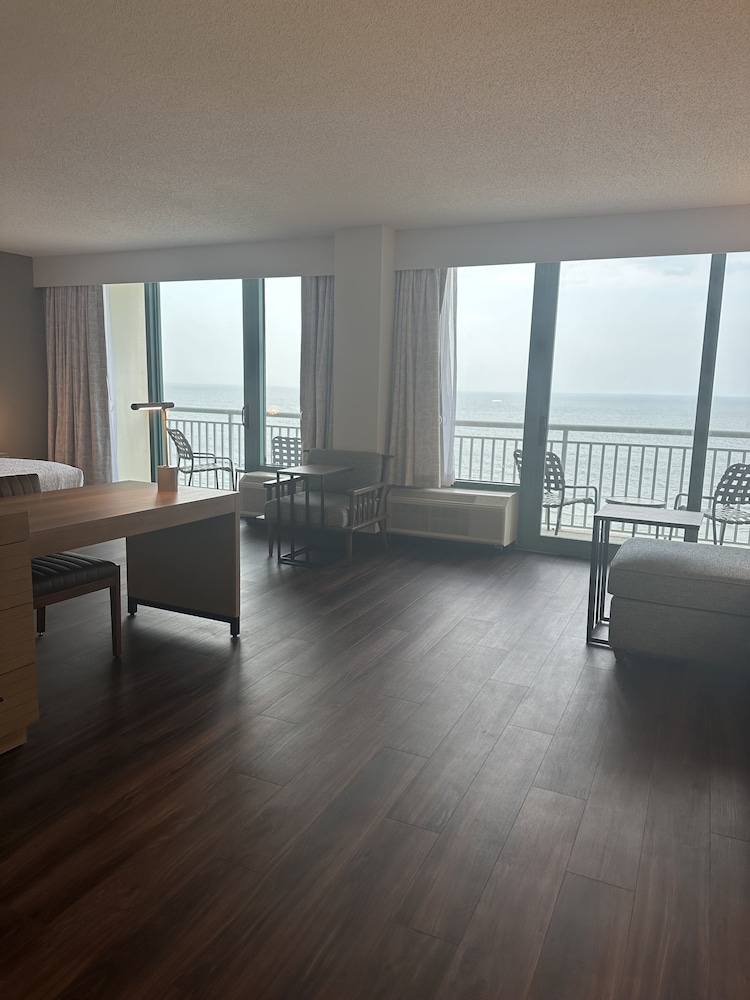 Hampton Inn Virginia Beach Oceanfront South - photo 36