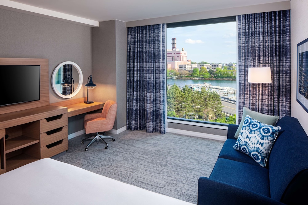 Hampton Inn Boston Seaport District - photo 15
