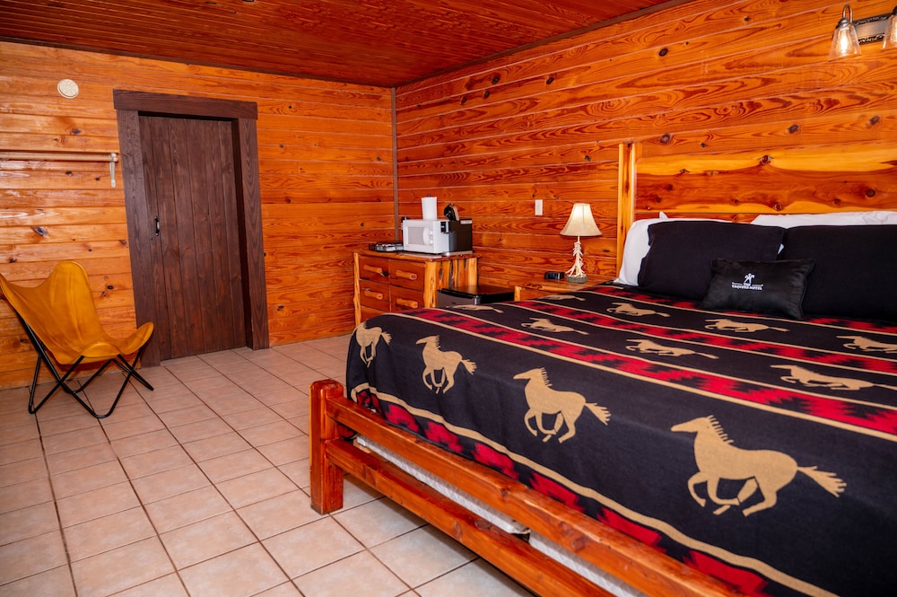 The Vaquero Motel - photo 9
