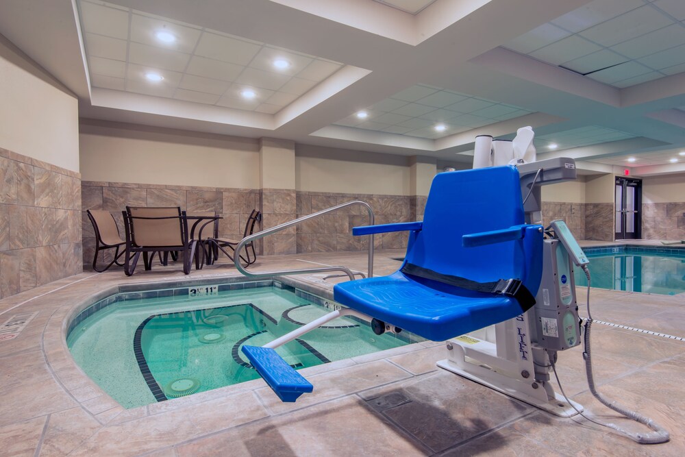 Holiday Inn Express Hobbs - photo 13
