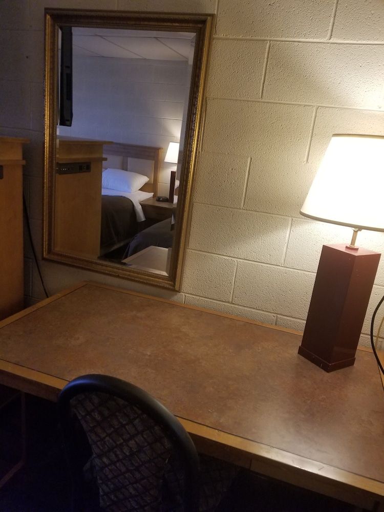 First Interstate Inn - photo 13