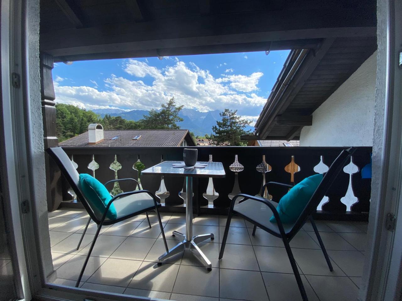 Ferienhaus Alpenjuwel — 4-Star Luxury Hotel in Garmisch-Partenkirchen, Germany