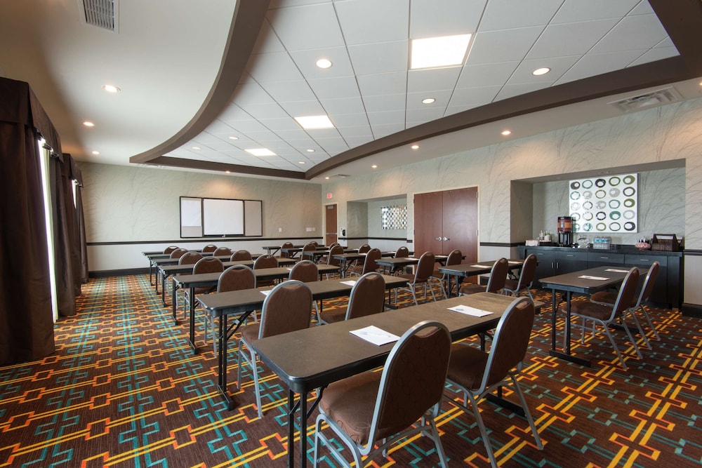 Hampton Inn & Suites Clarksville - photo 45