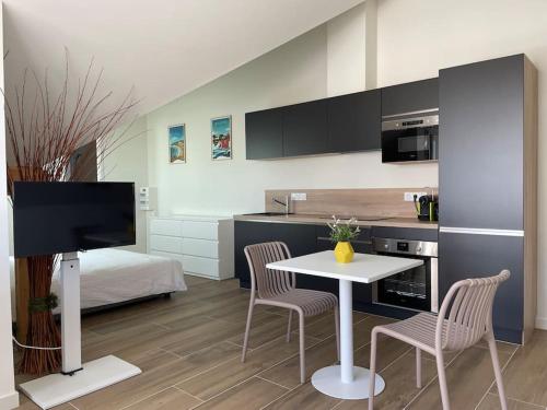 Studio Avec Vue Mer Billiers - carbon neutral hotel in Unknown City