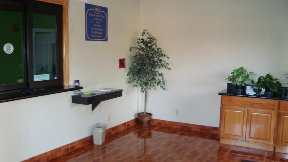 Winnquest Inn Near Ft. Sam Houston - photo 2