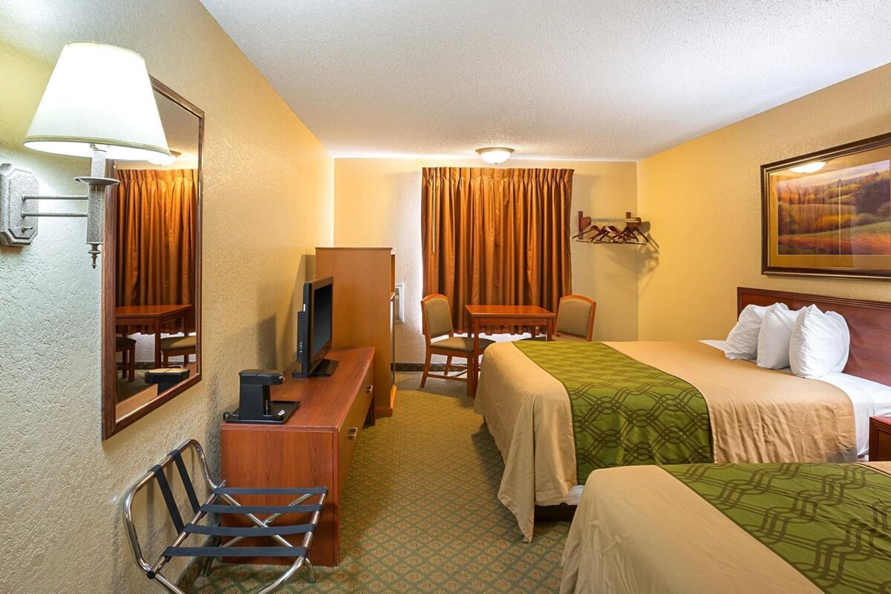 Rodeway Inn and Suites Kearney - photo 9