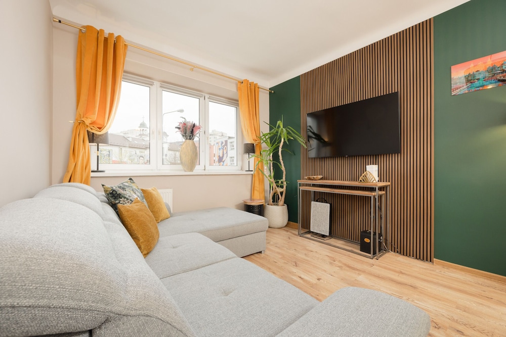 Family Unique Apartment for 4 people in Warsaw Wola by Noclegi Renters — 4-Star Luxury Hotel in Warsaw, Poland