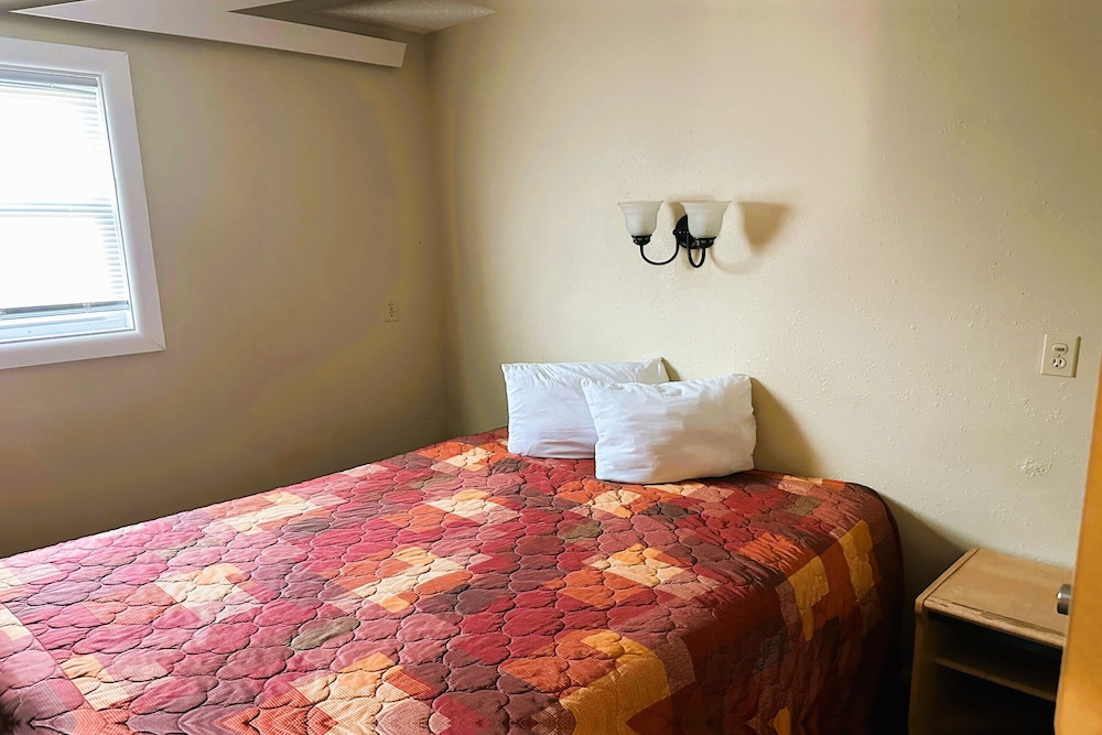 Love Hotels Kadoka by OYO at Badlands SD - photo 16