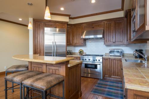 Colonnade Residence 14 at Ketchum — Ketchum — photo 4