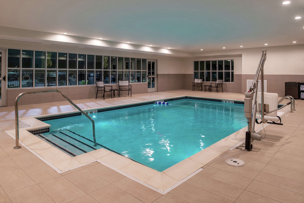 Hilton Garden Inn Kansas City Airport - photo 32