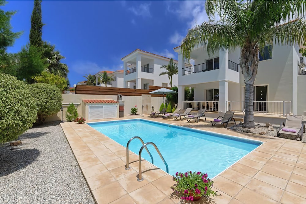 Villa Matheos Elegant 3 BR Retreat near Coralia Beach