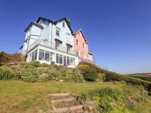 Edinburgh House — 4-Star Luxury Hotel in Salcombe, United Kingdom