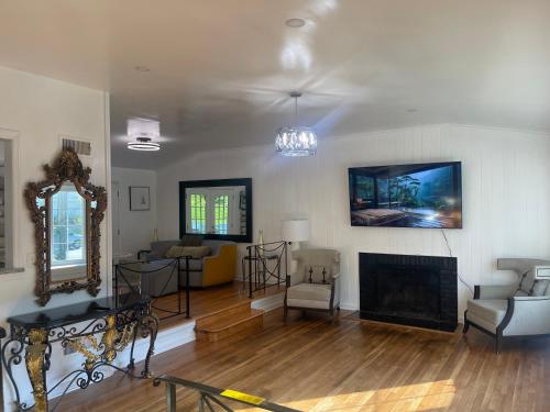 Entire 5 Bedrooms Home near DC and Metro — 4-Star Luxury Hotel in Silver Spring, United States
