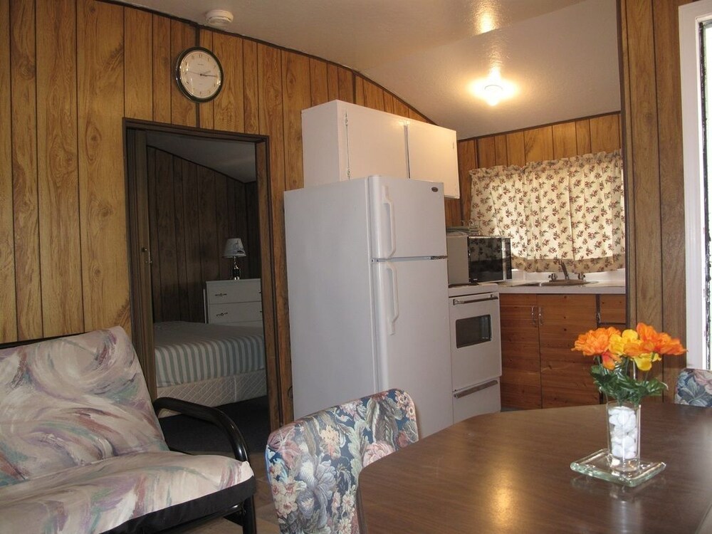 Marigold Fishing Resort — Cache Creek — photo 3