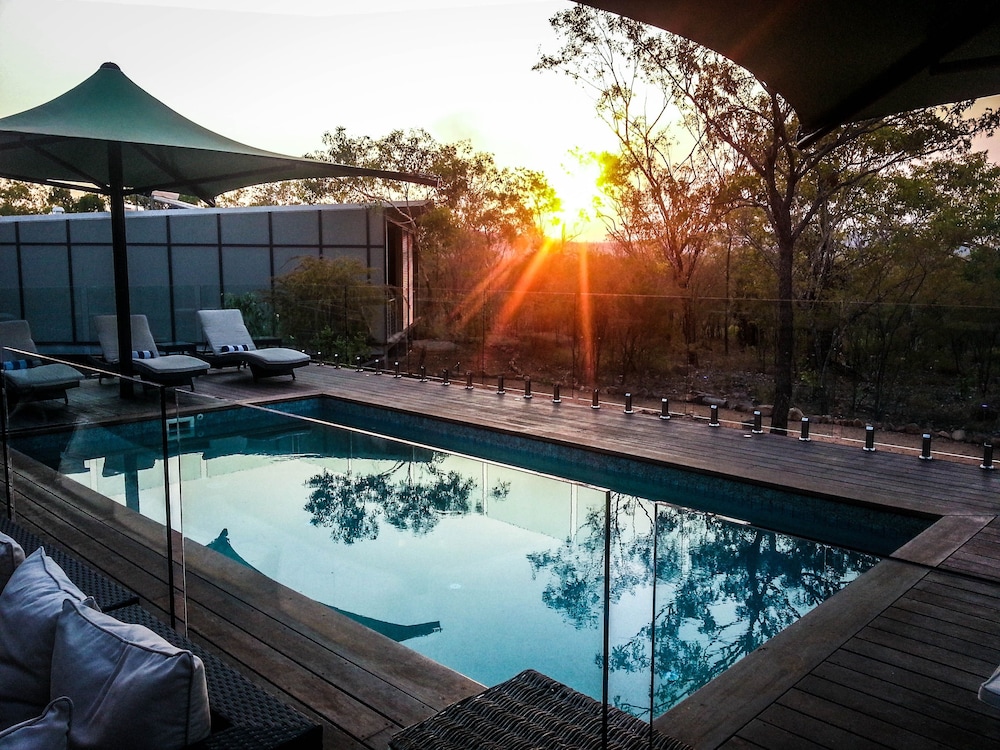 Cicada Lodge — 4-Star Luxury Hotel in Katherine, Australia
