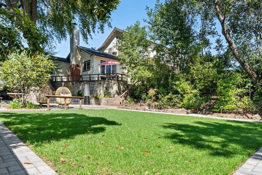 Cinnamon Bear Creekside Inn - photo 35