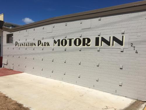 Plantation Park Motor Inn — Ayr