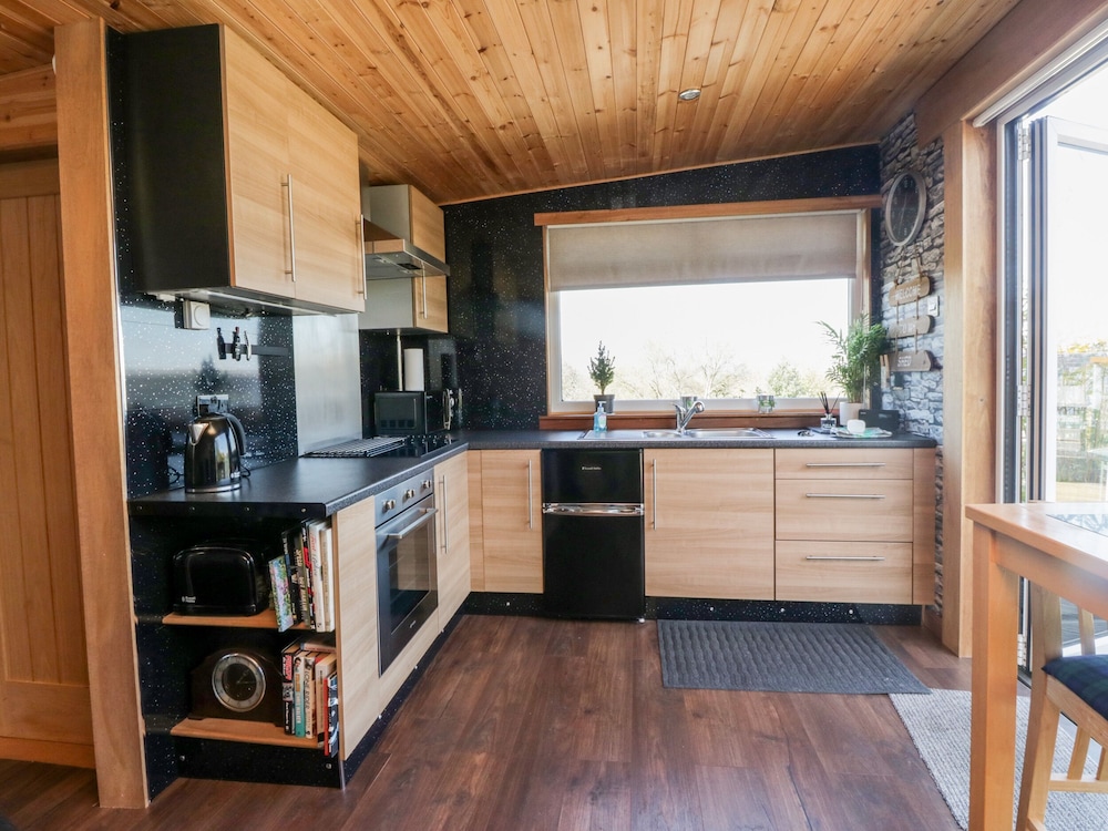 Blackbrae Cabin — Coatbridge — photo 5