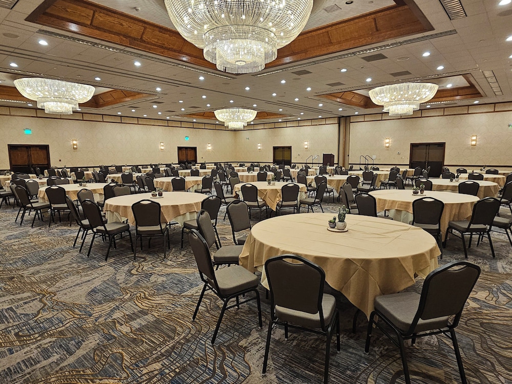 Crowne Plaza Phoenix Chandler Golf Resort by IHG - photo 89