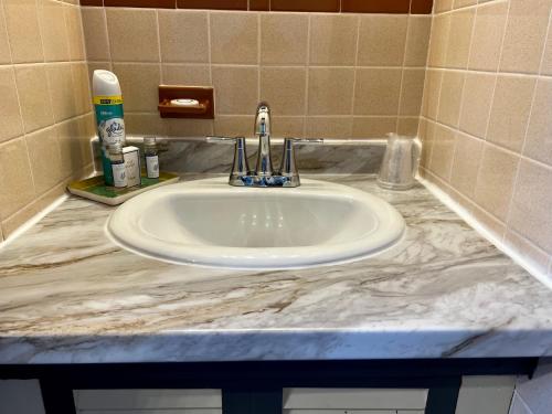Claddagh Motel & Suites - photo 92