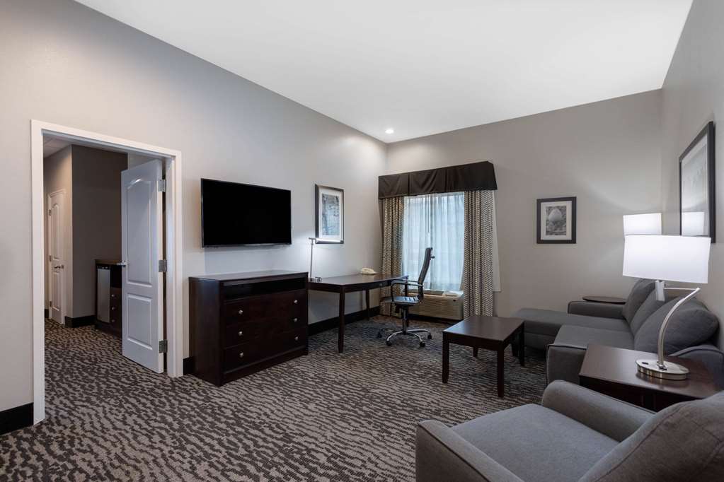 La Quinta Inn & Suites by Wyndham Huntsville Airport Madison - photo 25