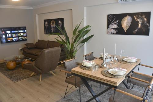 Sea View Your Home in the Center of Alsancak — 4-Star Luxury Hotel in Izmir, Turkey