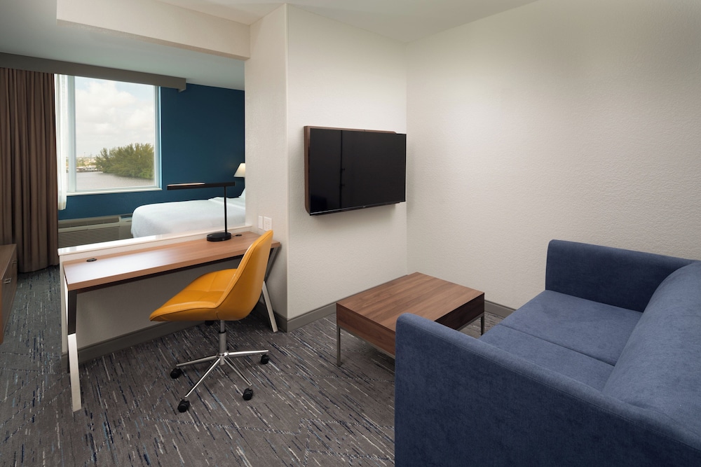 Holiday Inn Express Miami Airport Blue Lagoon Area by IHG - photo 11