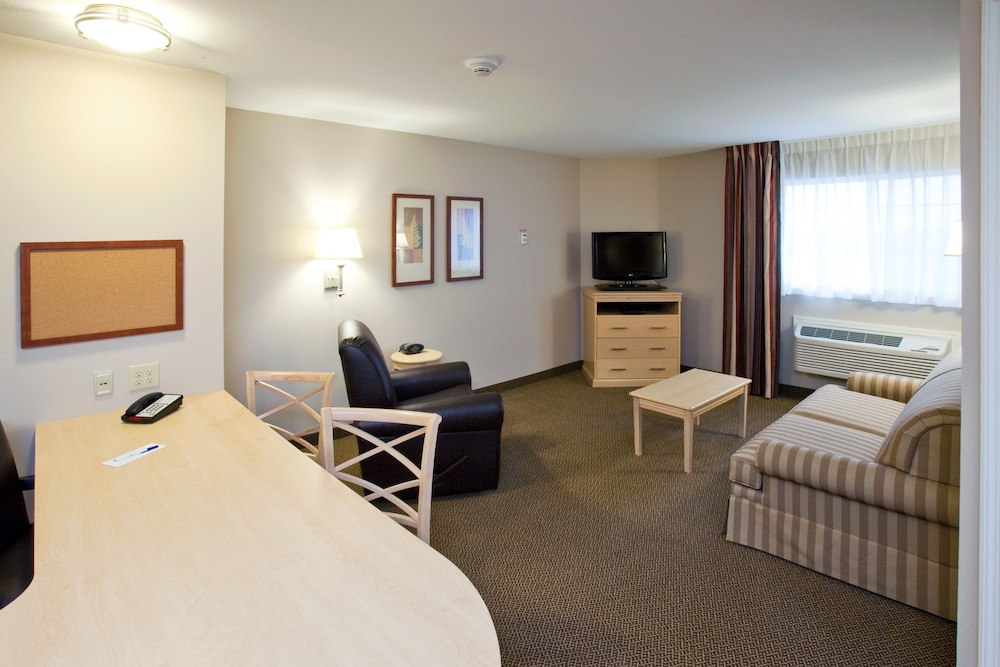 Candlewood Suites Minot by IHG - photo 10