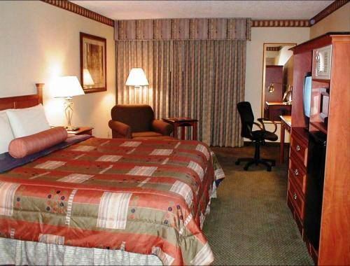 Clarion Inn Near Baylor University - photo 17