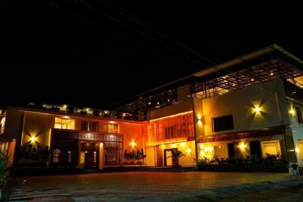 Purple Hotels & Resorts in Tiruppur, India