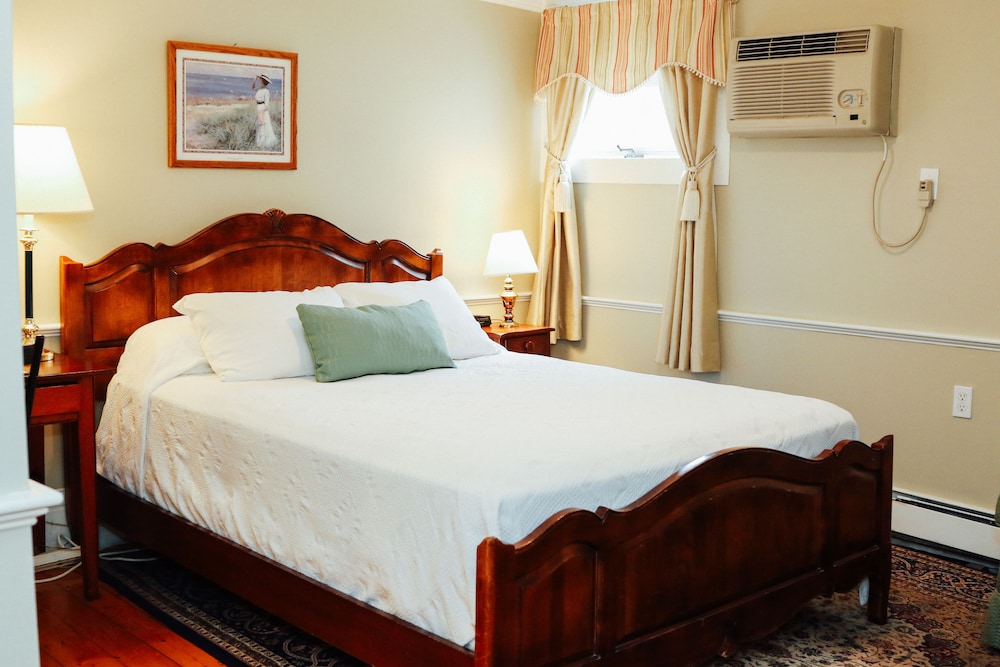 Concord's Colonial Inn - photo 8