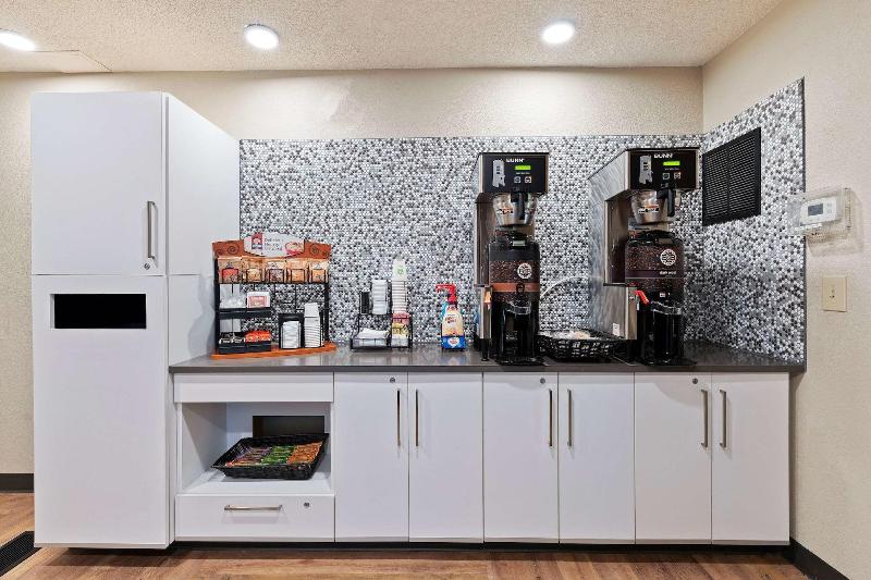 Extended Stay America Charlotte University Place E. McCullough Dr. - photo 41