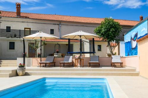 House Angela with private pool private parking wi fi and fully fenced garden WiiBuk — 4-Star Luxury Hotel in Marcana, Croatia